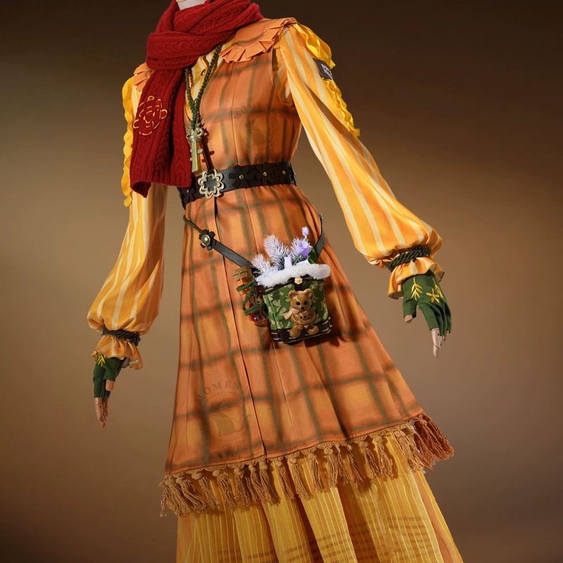 Gardener Cosplay Costume Game  - đánh giá và giá Winter Clothing Game